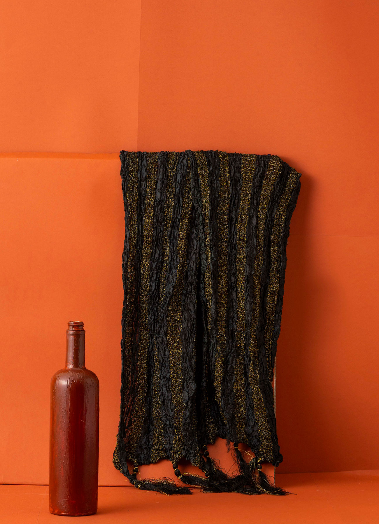 Manyavar Men Kohl Black Shimmery Thread Work Stole