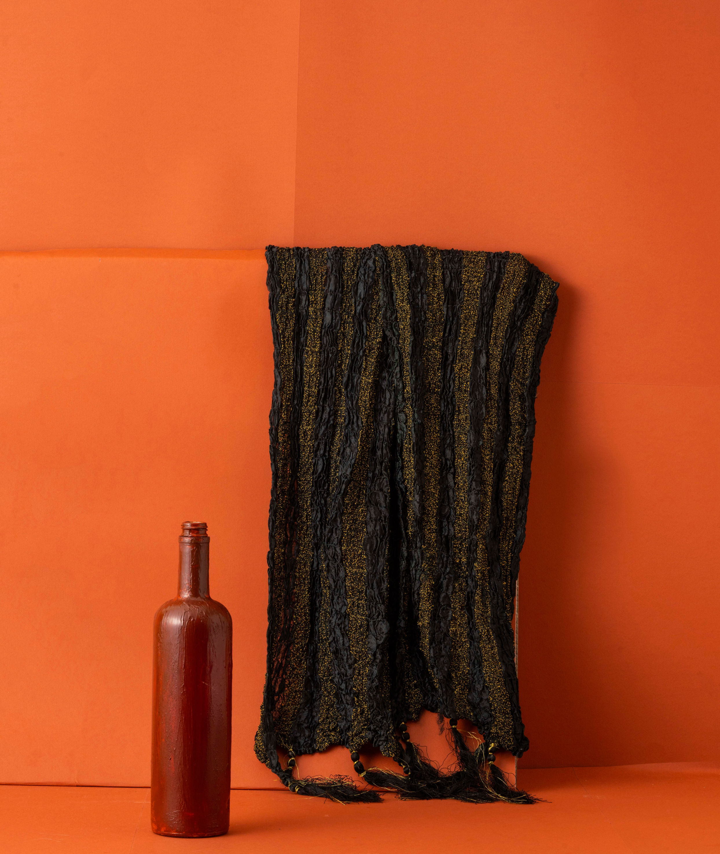 Manyavar Men Kohl Black Shimmery Thread Work Stole