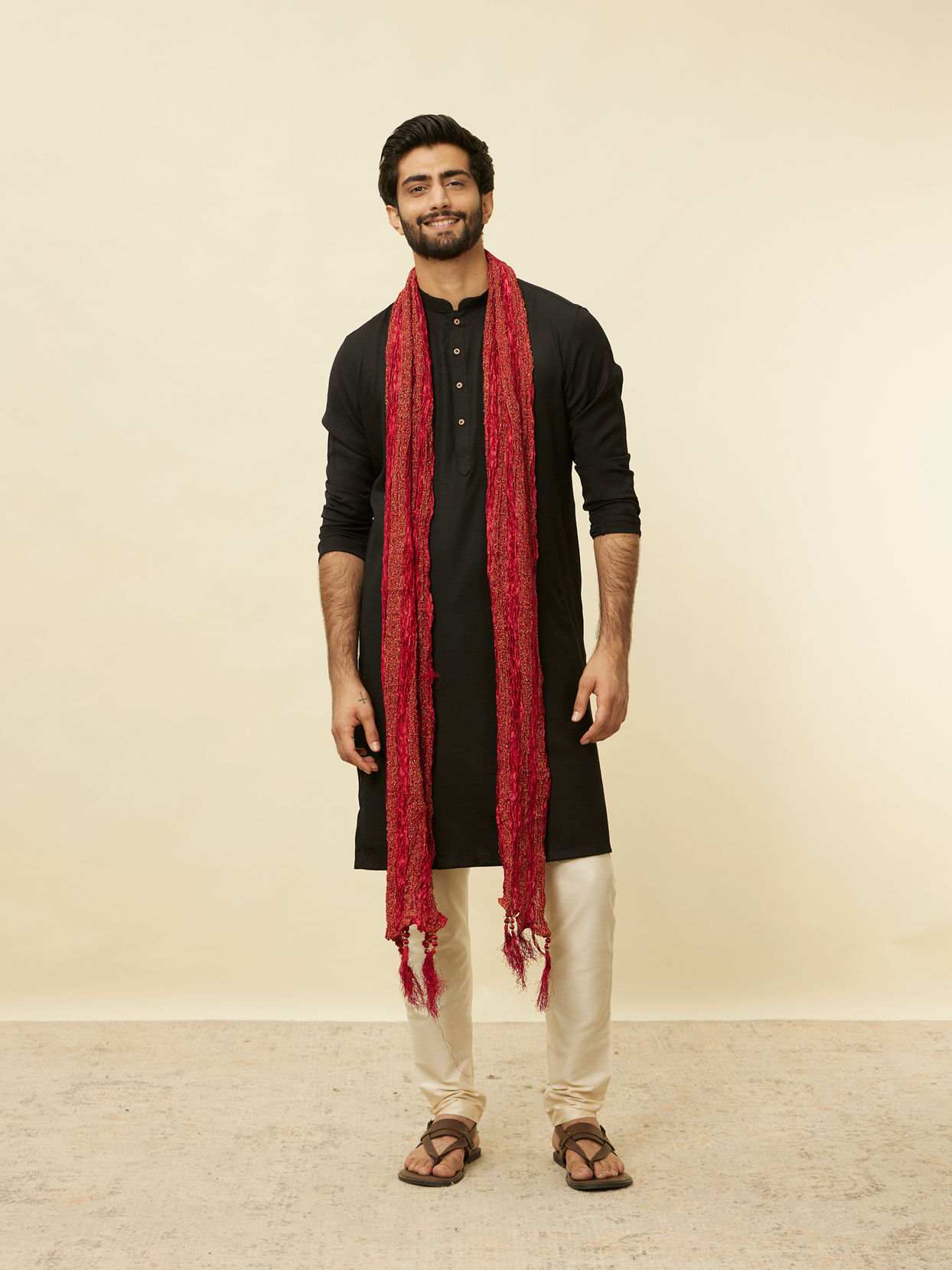 alt message - Manyavar Men Chilli Pepper Red Shimmery Thread Work Stole image number 2