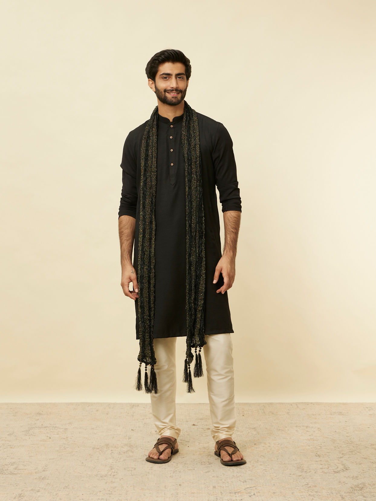 Manyavar Men Kohl Black Shimmery Thread Work Stole