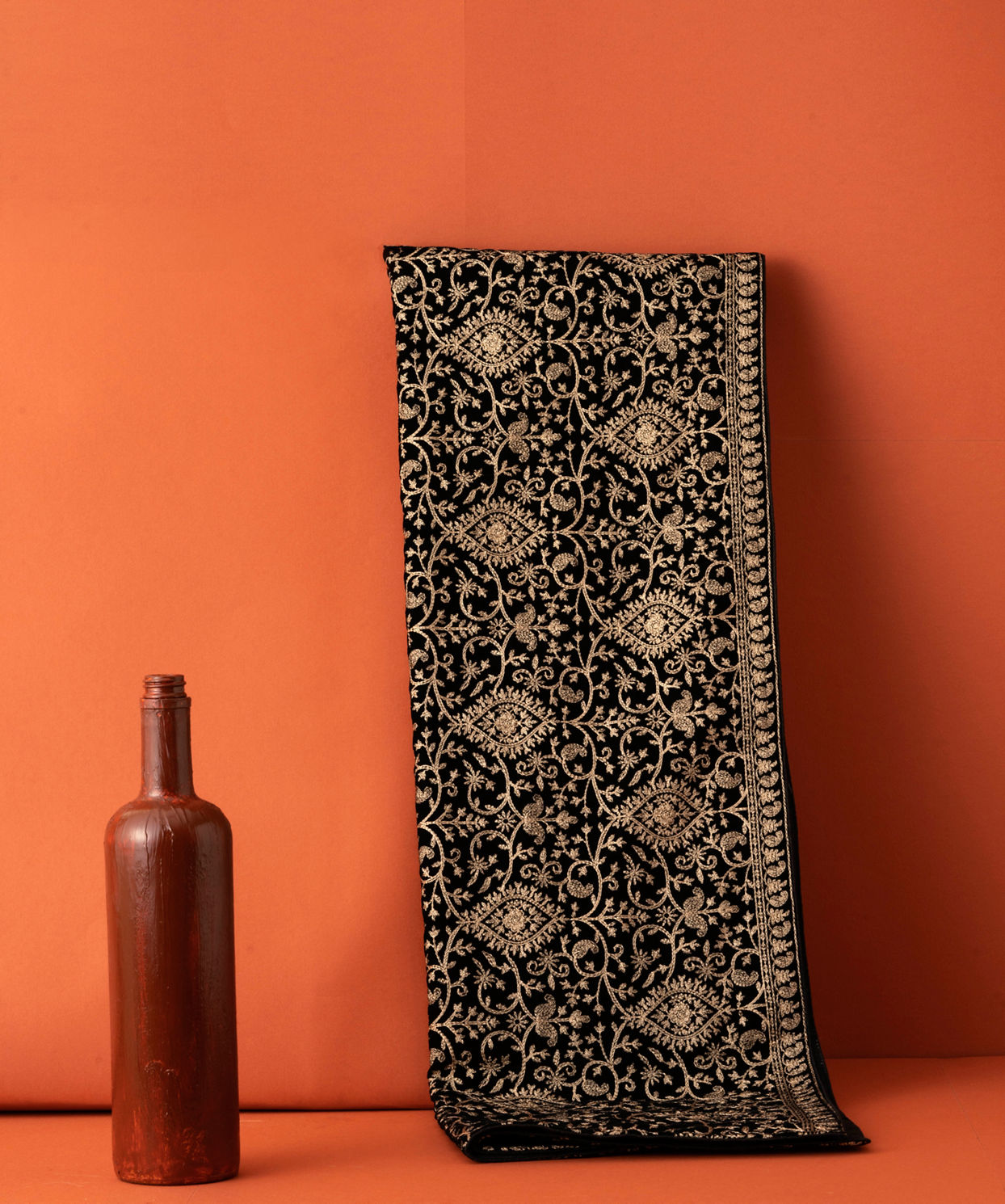 Manyavar Men Ebony Black Paisley Embroidered Dupatta