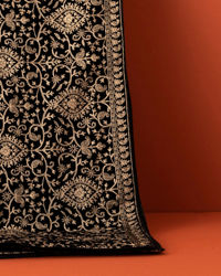 Manyavar Men Ebony Black Paisley Embroidered Dupatta