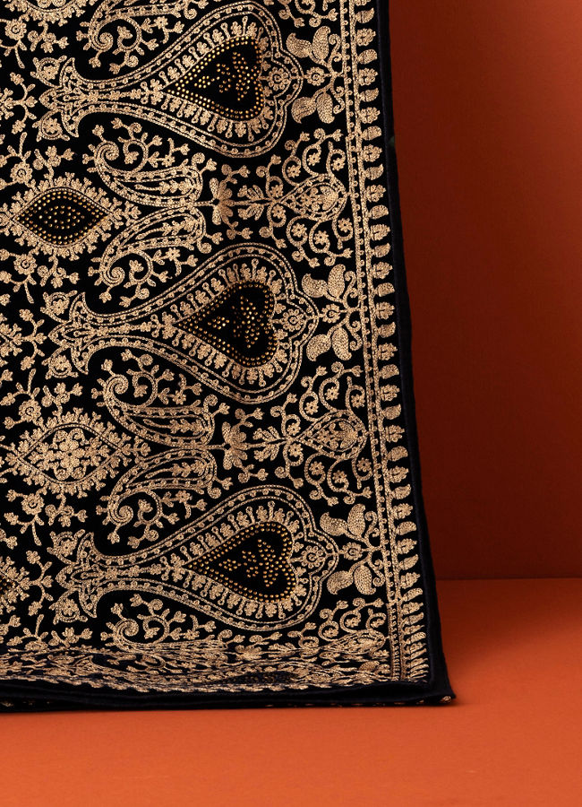 Manyavar Men Clasic Dark Blue Paisley Embroidered Dupatta