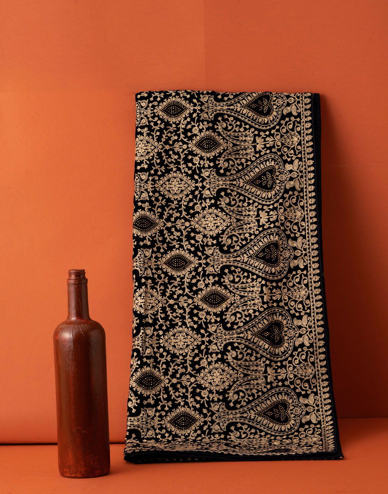 Manyavar Men Clasic Dark Blue Paisley Embroidered Dupatta