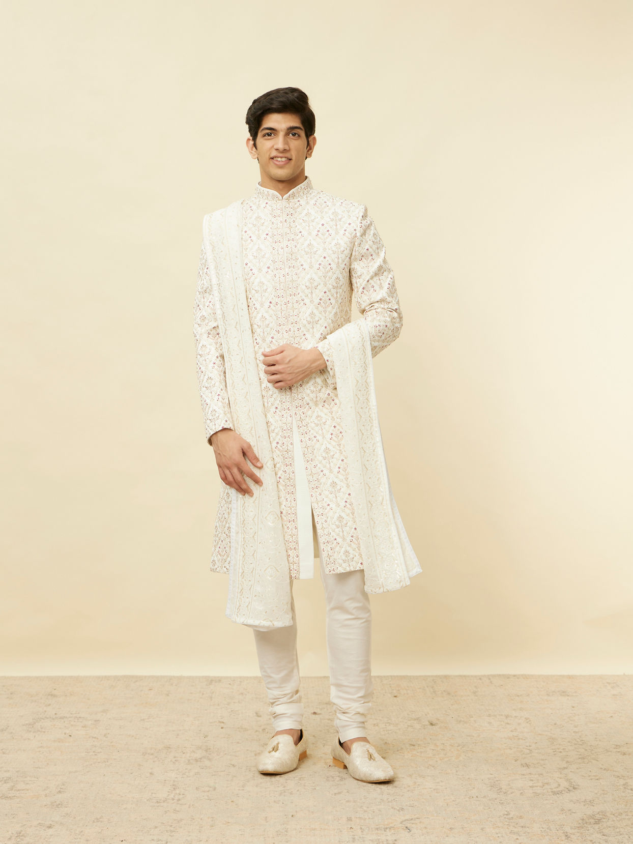 alt message - Manyavar Men Pearled Ivory White Sequined Stole image number 2