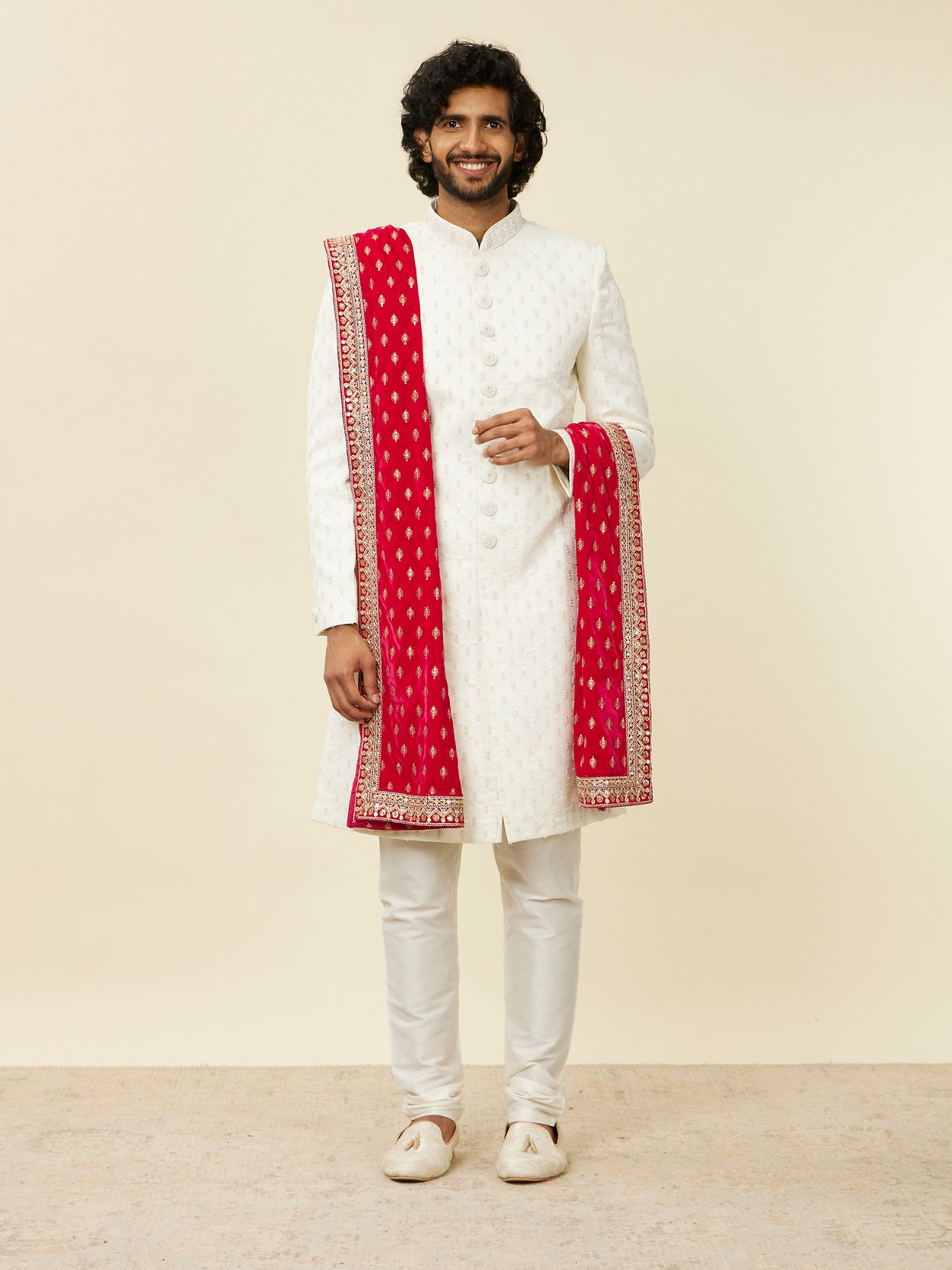 alt message - Manyavar Men Rani Pink Buta Patterned Dupatta image number 2