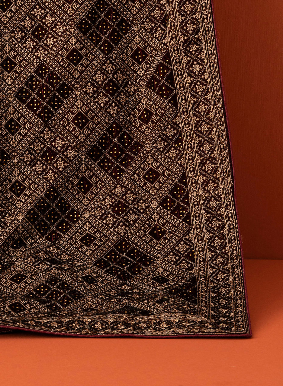 Manyavar Men Maroon Elegance: Velvet Dupatta