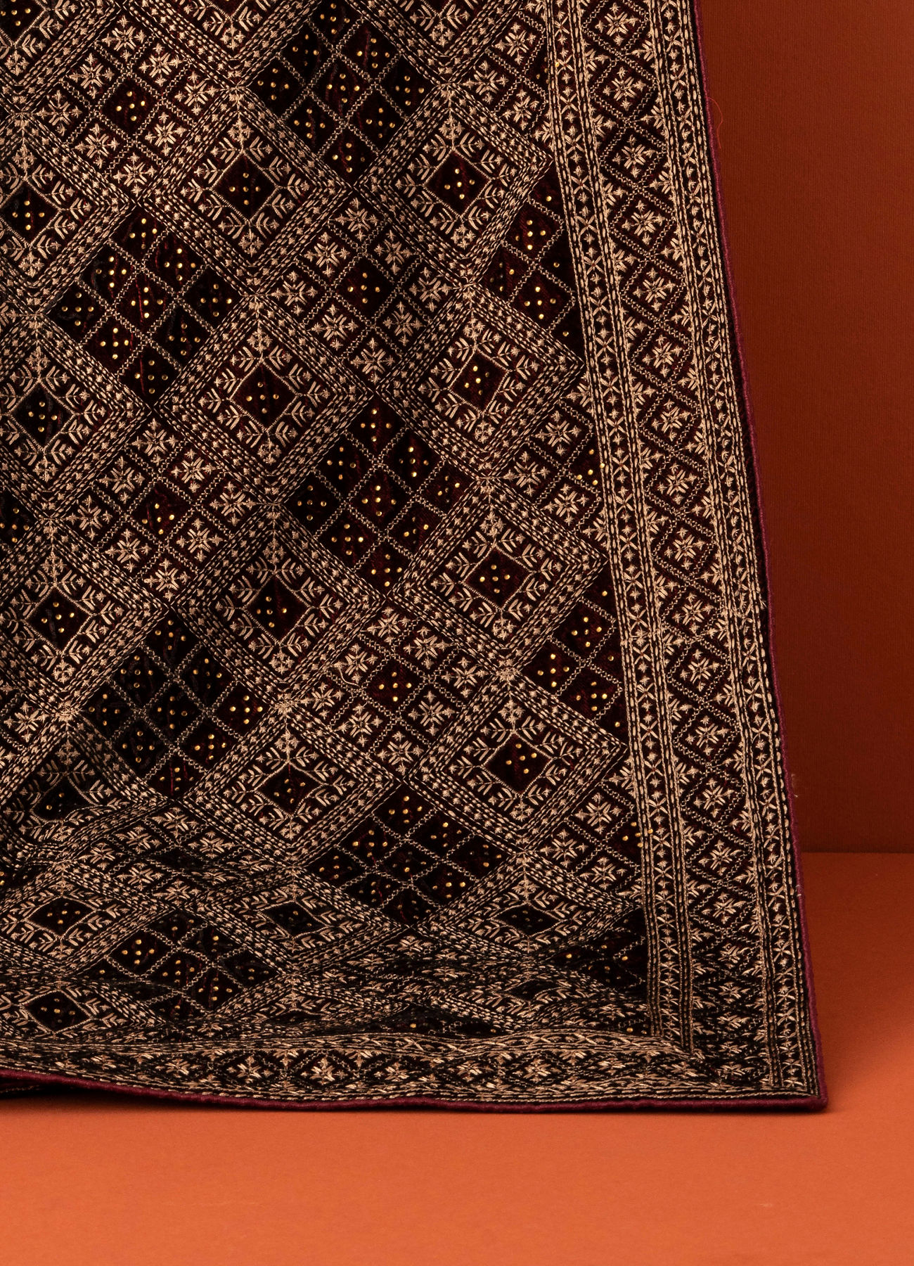 Manyavar Men Maroon Elegance: Velvet Dupatta