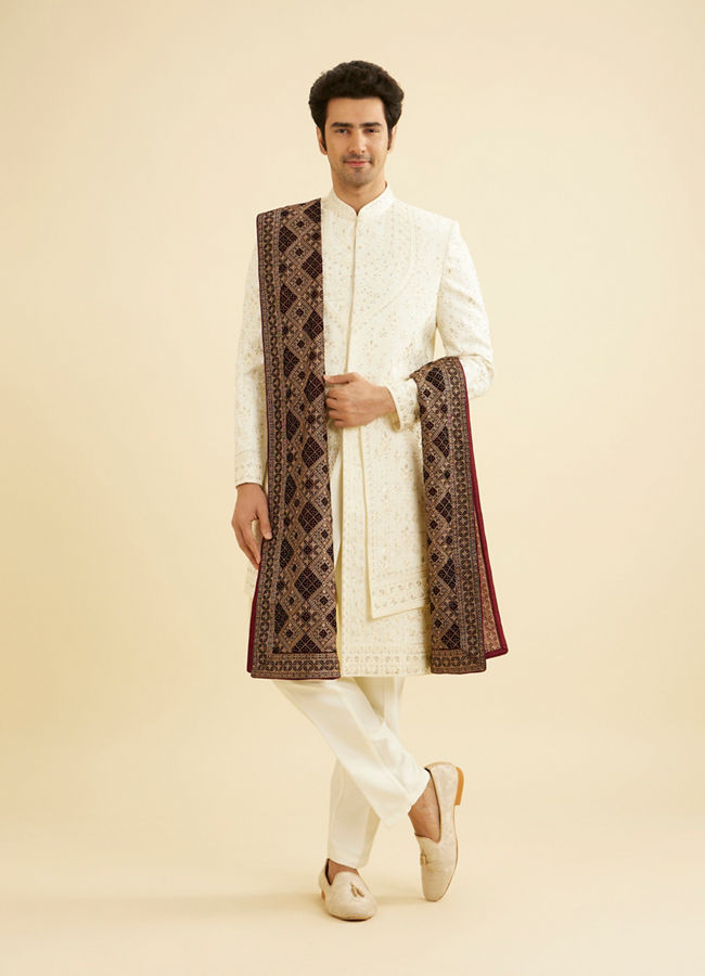 Manyavar Men Maroon Elegance: Velvet Dupatta