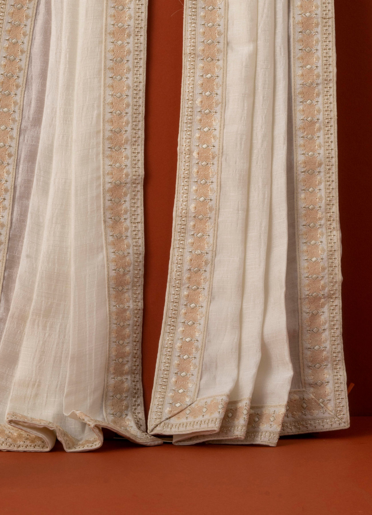 Manyavar Men White Elegance Dupatta