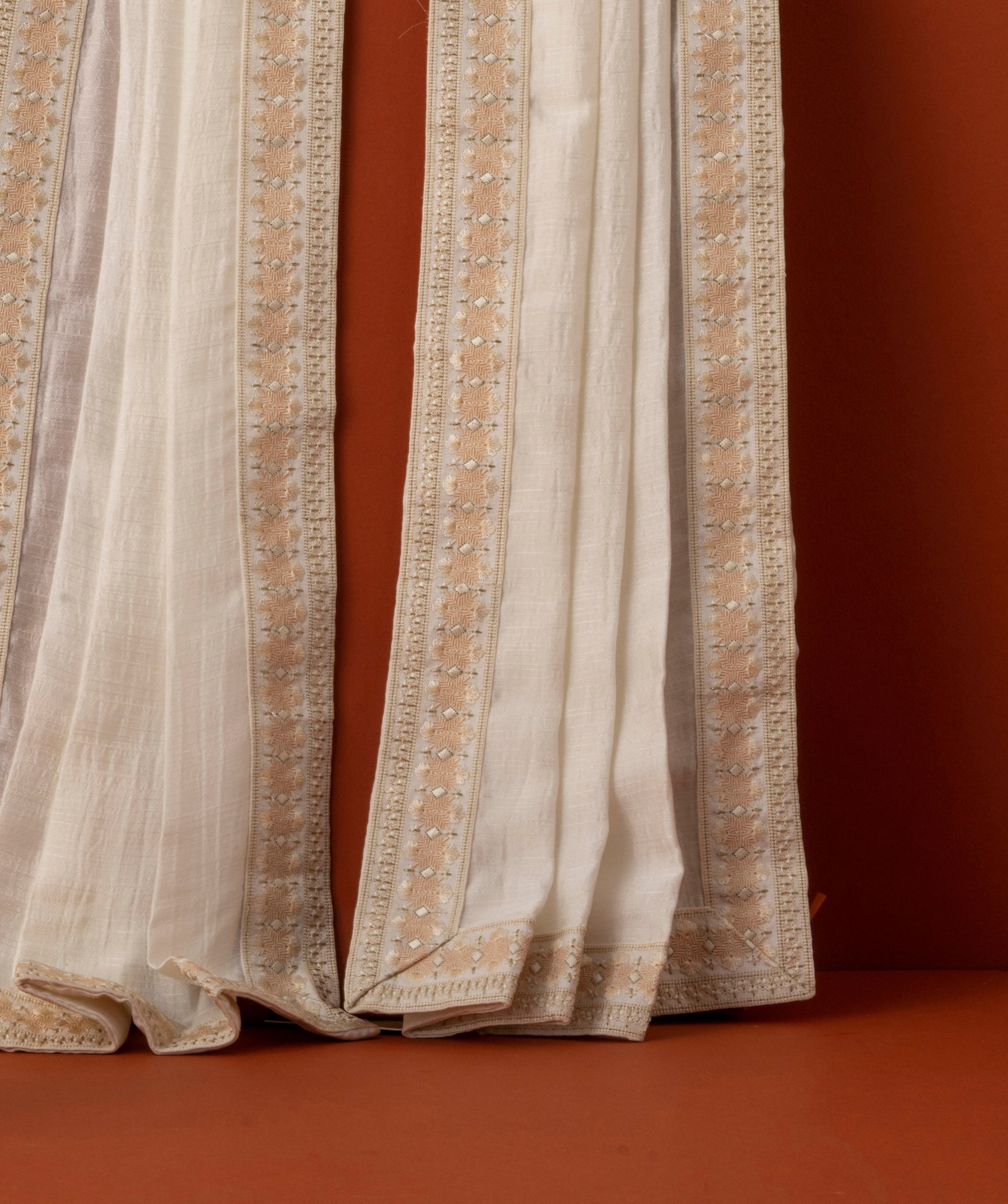 Manyavar Men White Elegance Dupatta