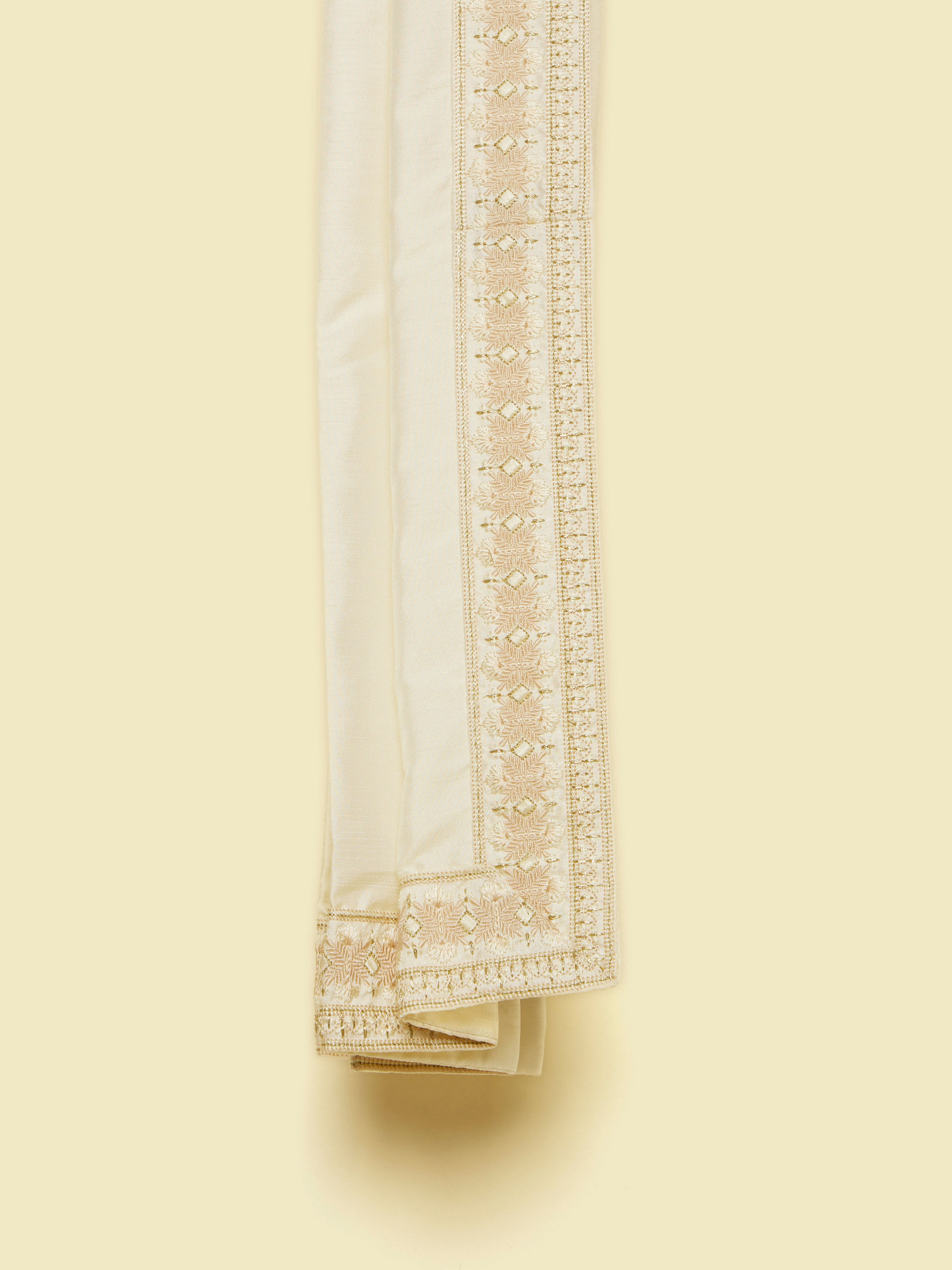 Manyavar Men White Elegance Dupatta