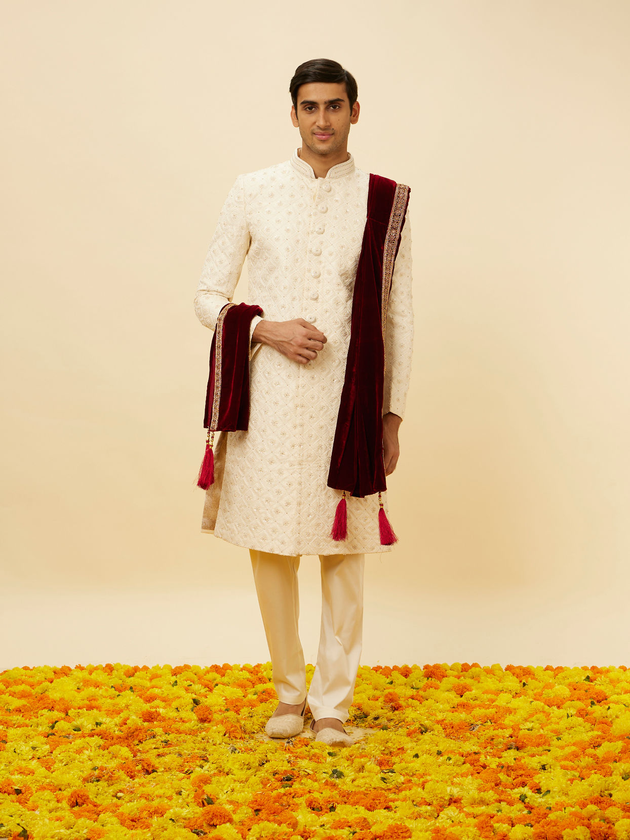 alt message - Manyavar Men Bright Maroon Pleated Dupatta image number 2