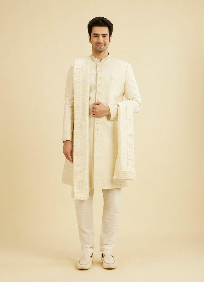 Manyavar Men Warm White Regal Dupatta Accessories image number 2