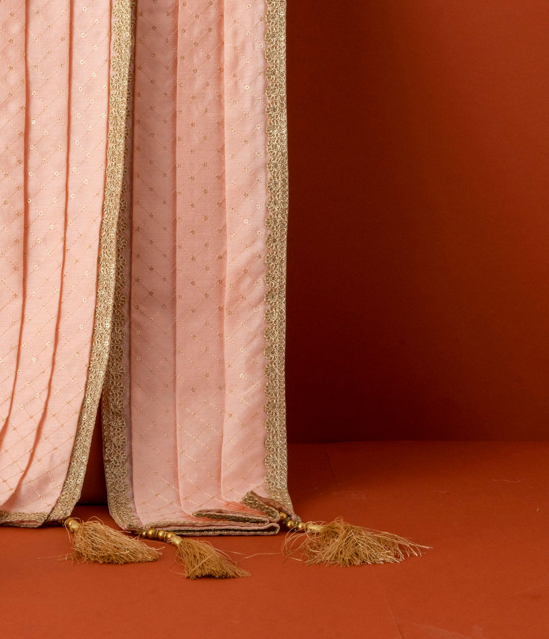 Manyavar Men Peach Imgued Elegance Dupatta