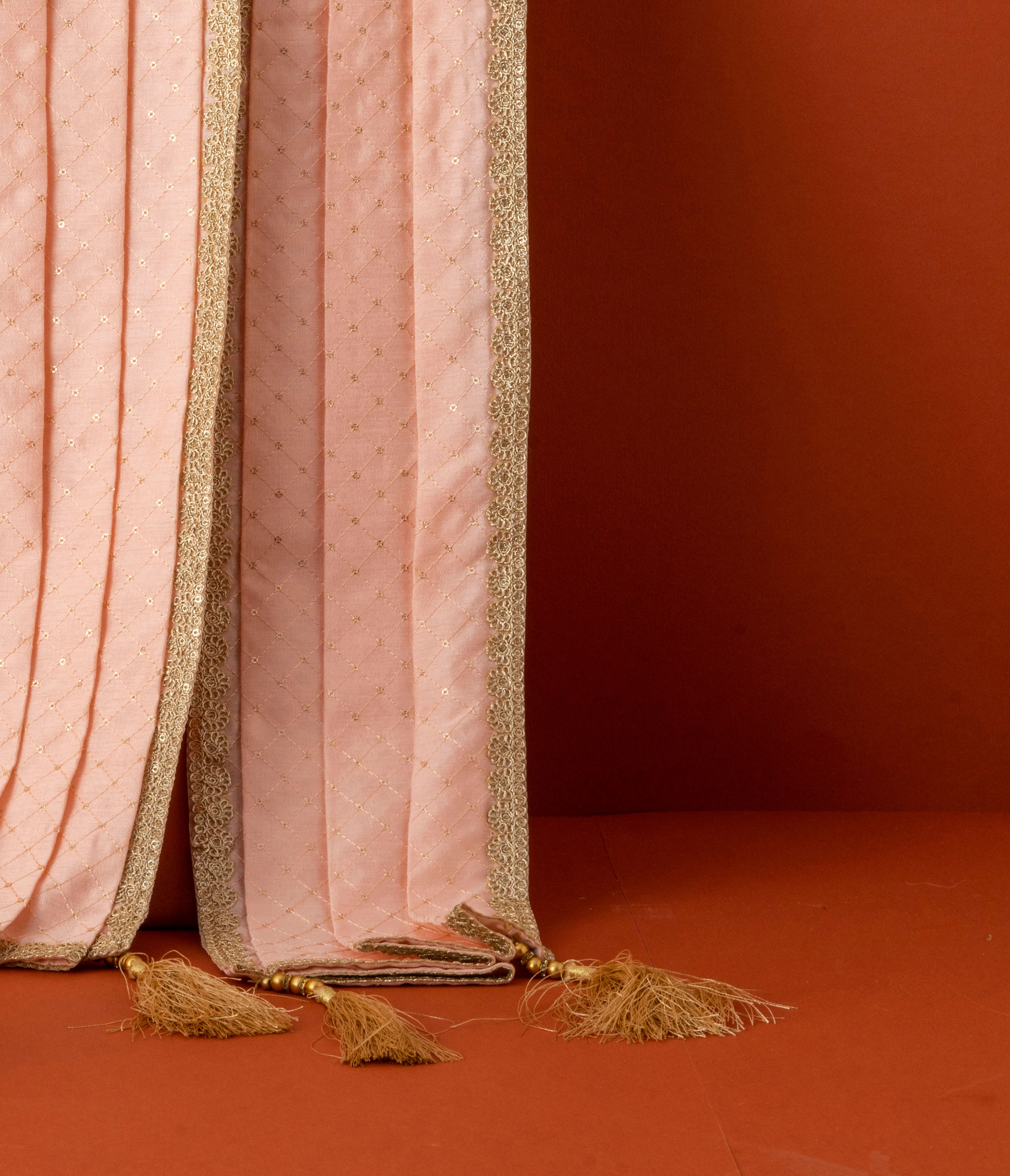 Manyavar Men Peach Imgued Elegance Dupatta