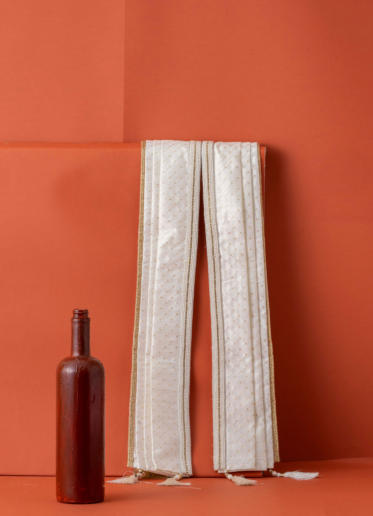 Manyavar Men Ivory White Sequined Stole