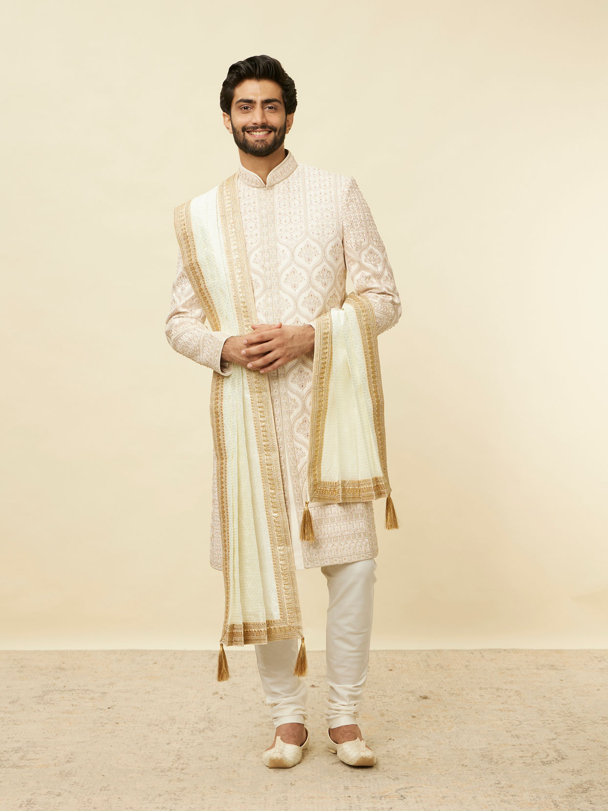 alt message - Manyavar Men Cream Diamond Patterned Stole image number 2