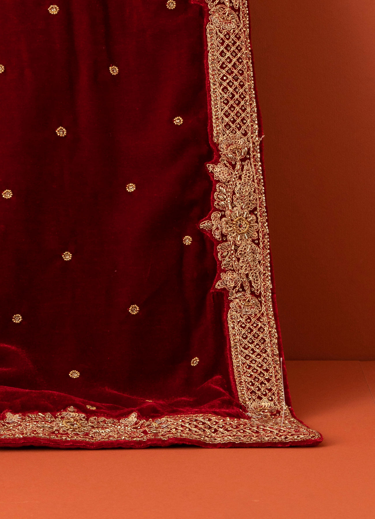 Manyavar Men Classic Red Bel Buti Patterned Dupatta