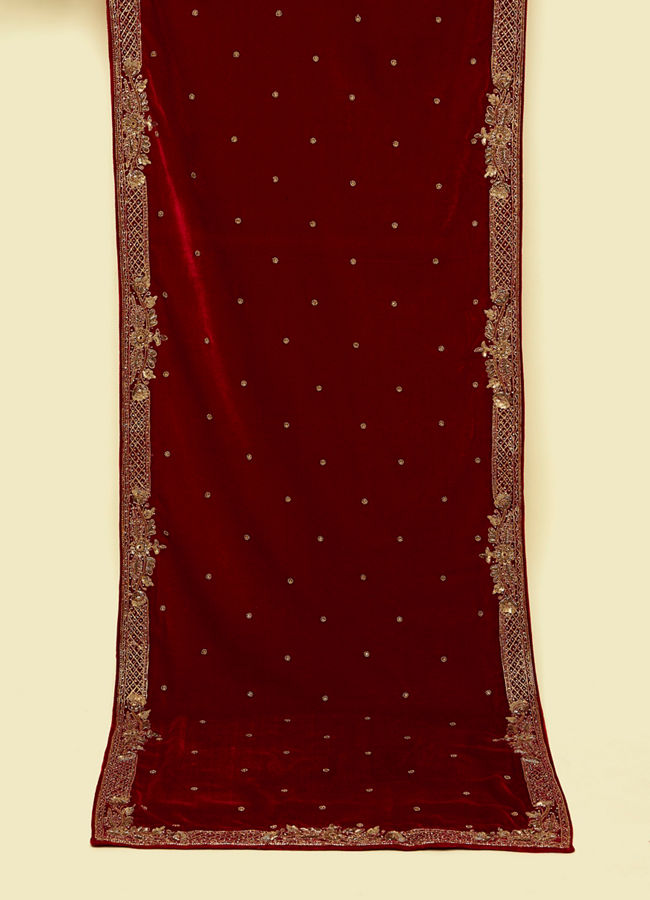 alt message - Manyavar Men Classic Red Bel Buti Patterned Dupatta image number 0