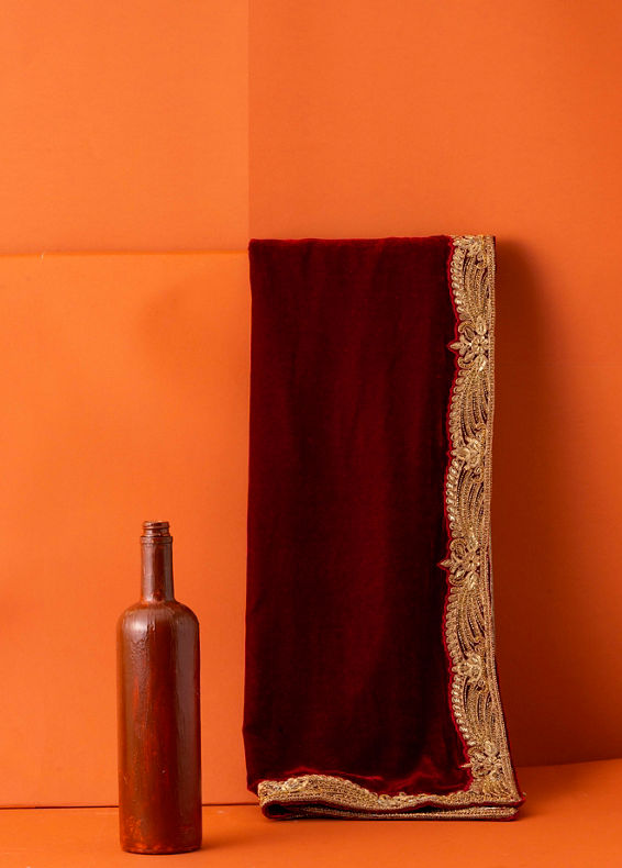 Manyavar Men Velvety Maroon Elegance Dupatta