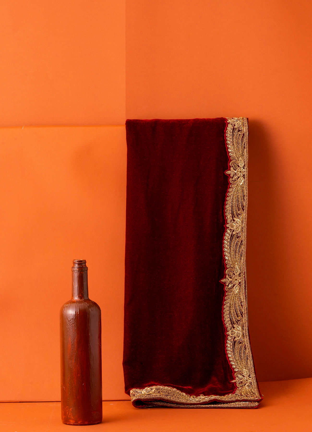 Manyavar Men Velvety Maroon Elegance Dupatta