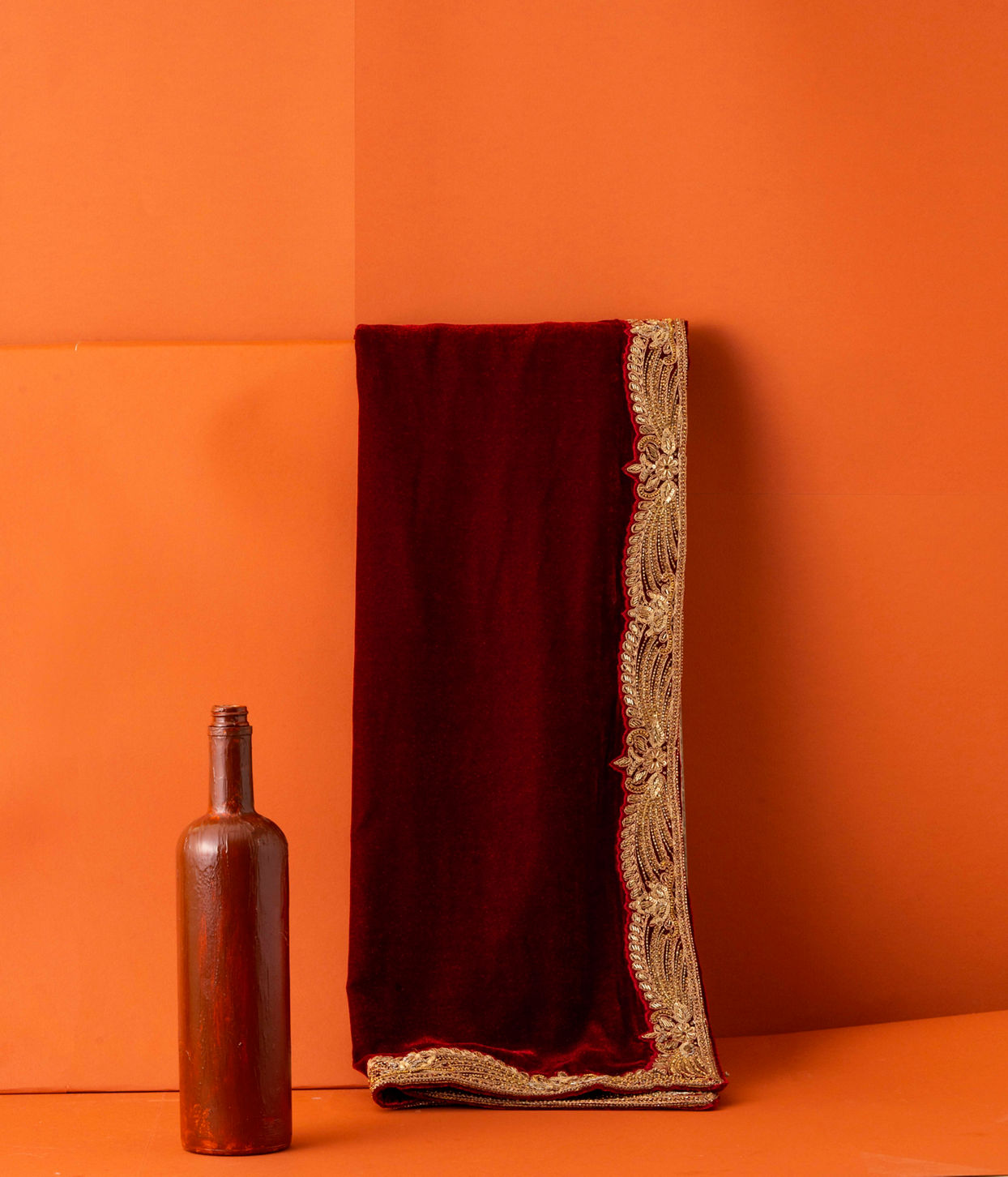 Manyavar Men Velvety Maroon Elegance Dupatta