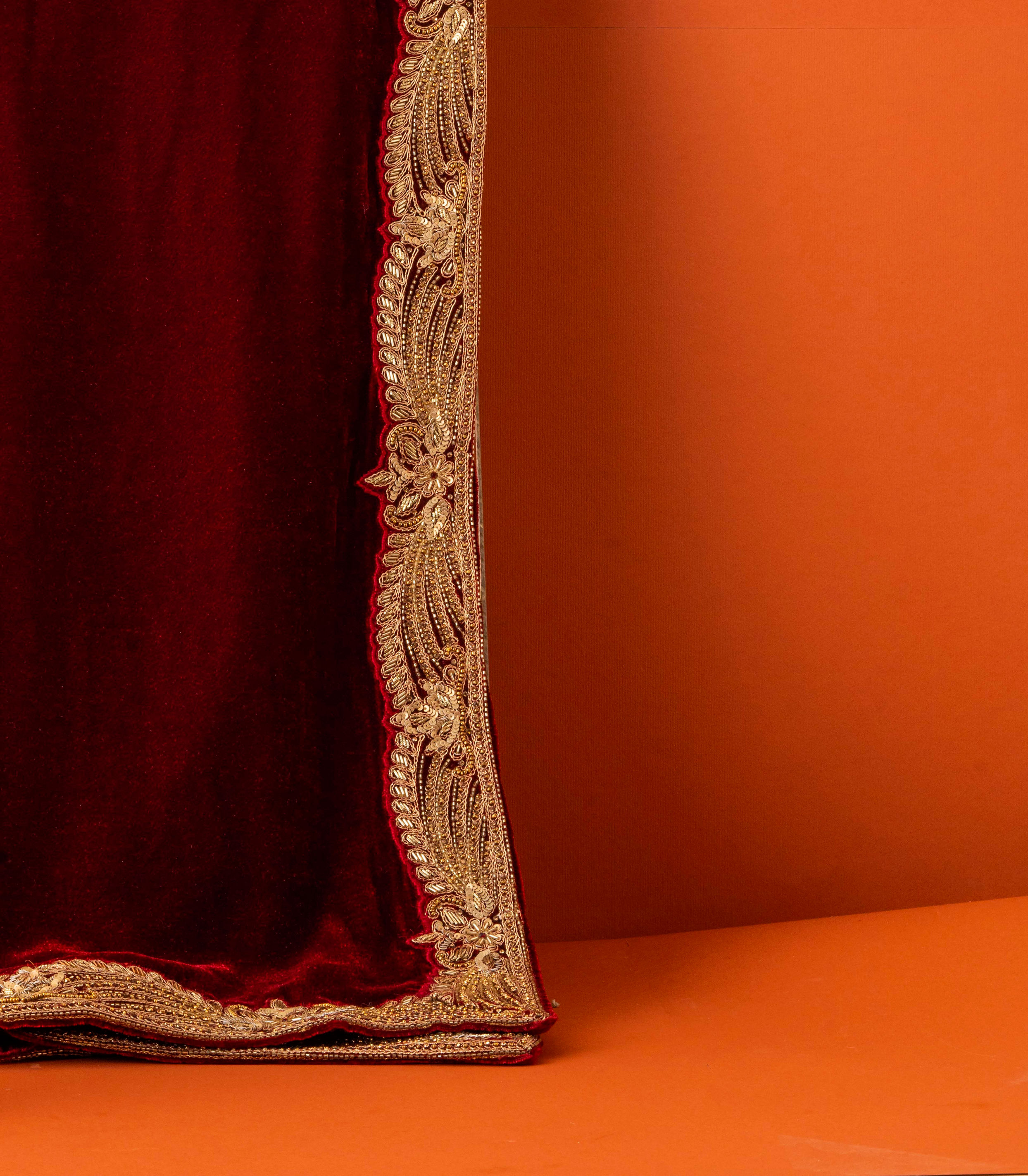 Manyavar Men Velvety Maroon Elegance Dupatta