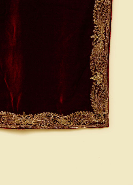 Manyavar Men Velvety Maroon Elegance Dupatta