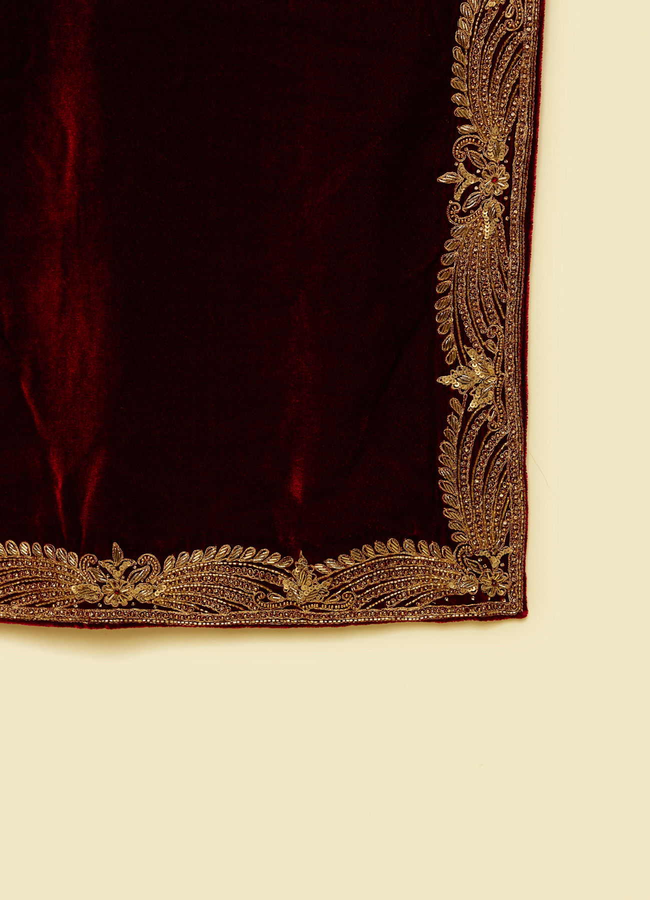 Manyavar Men Velvety Maroon Elegance Dupatta