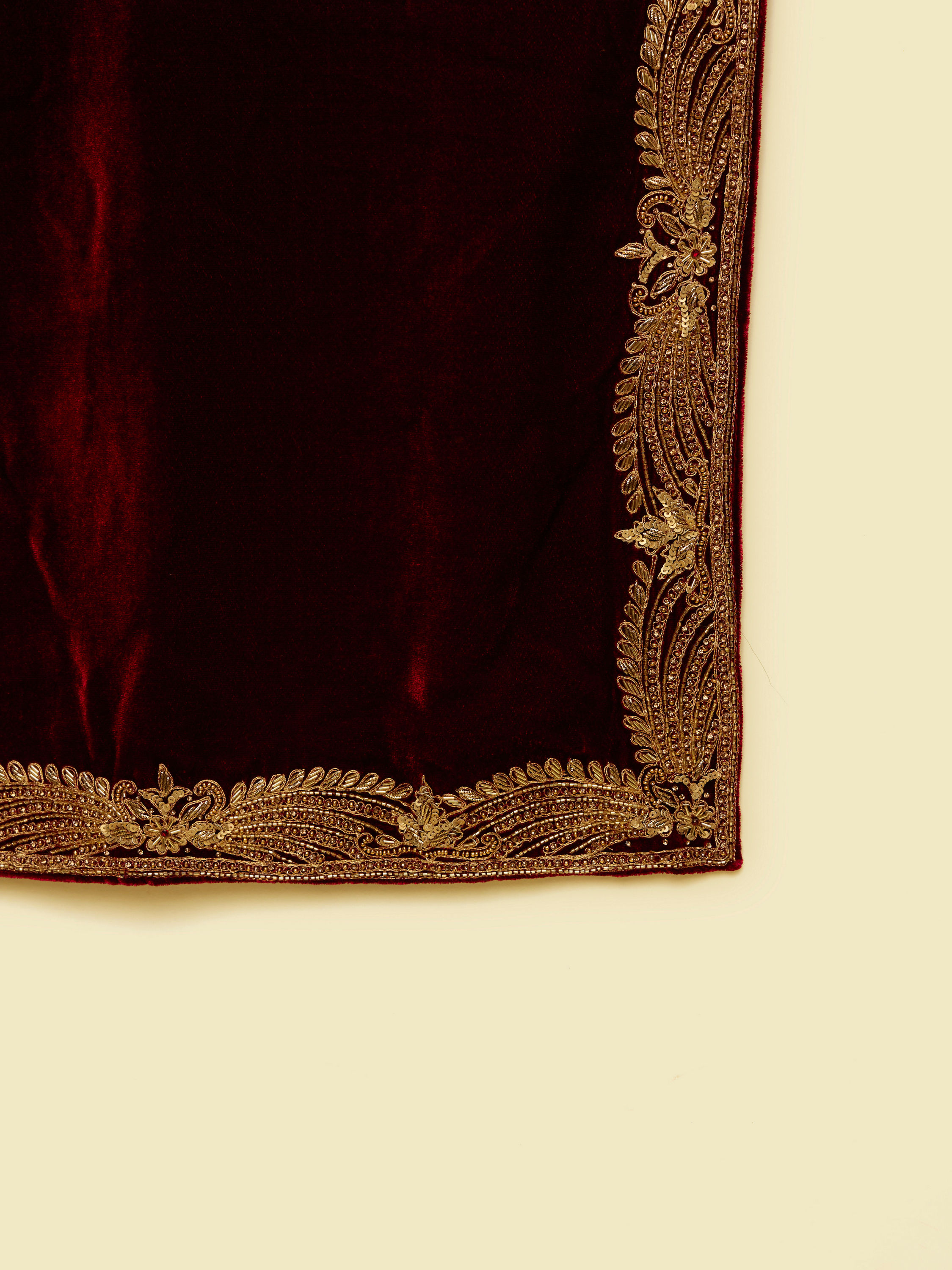 Manyavar Men Velvety Maroon Elegance Dupatta