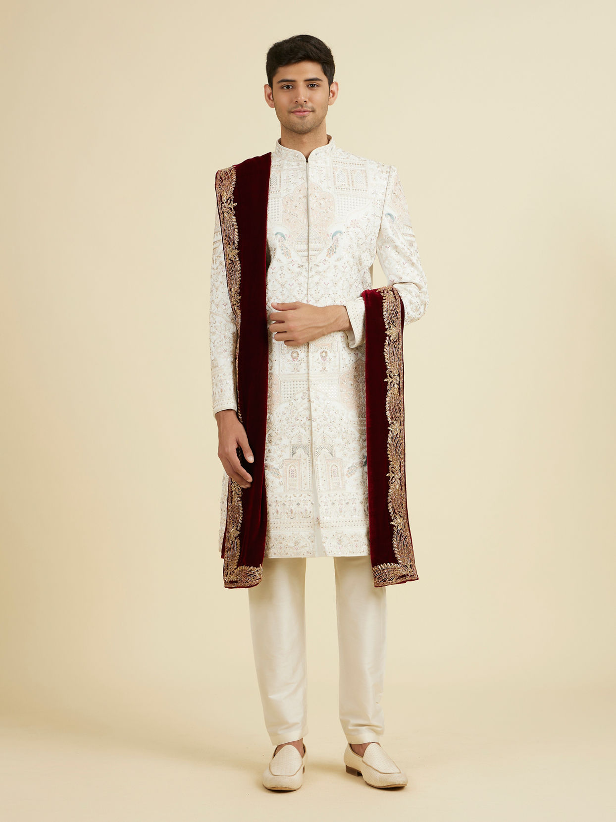 Manyavar Men Velvety Maroon Elegance Dupatta