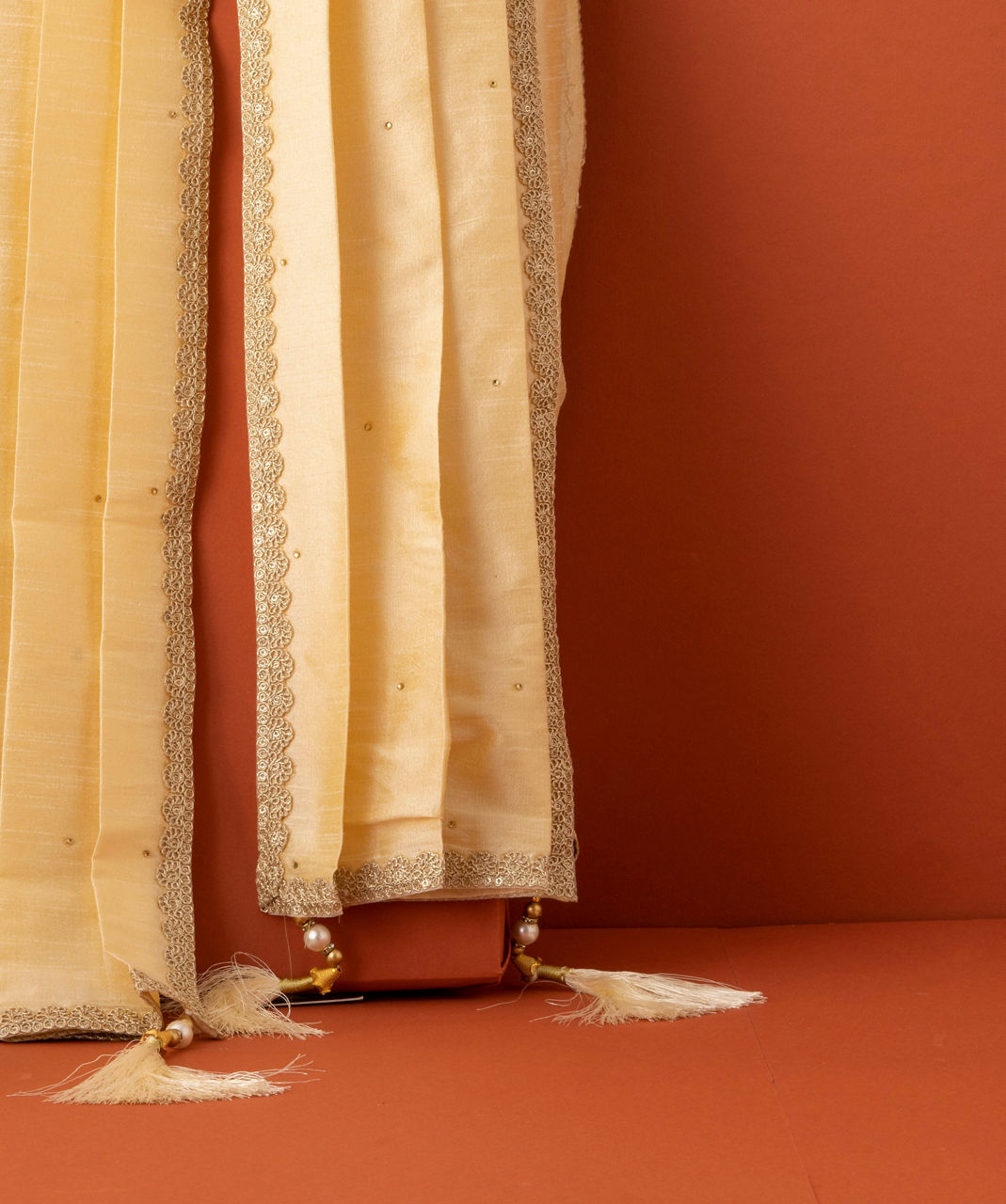 Manyavar Men Charming Beige Dupatta