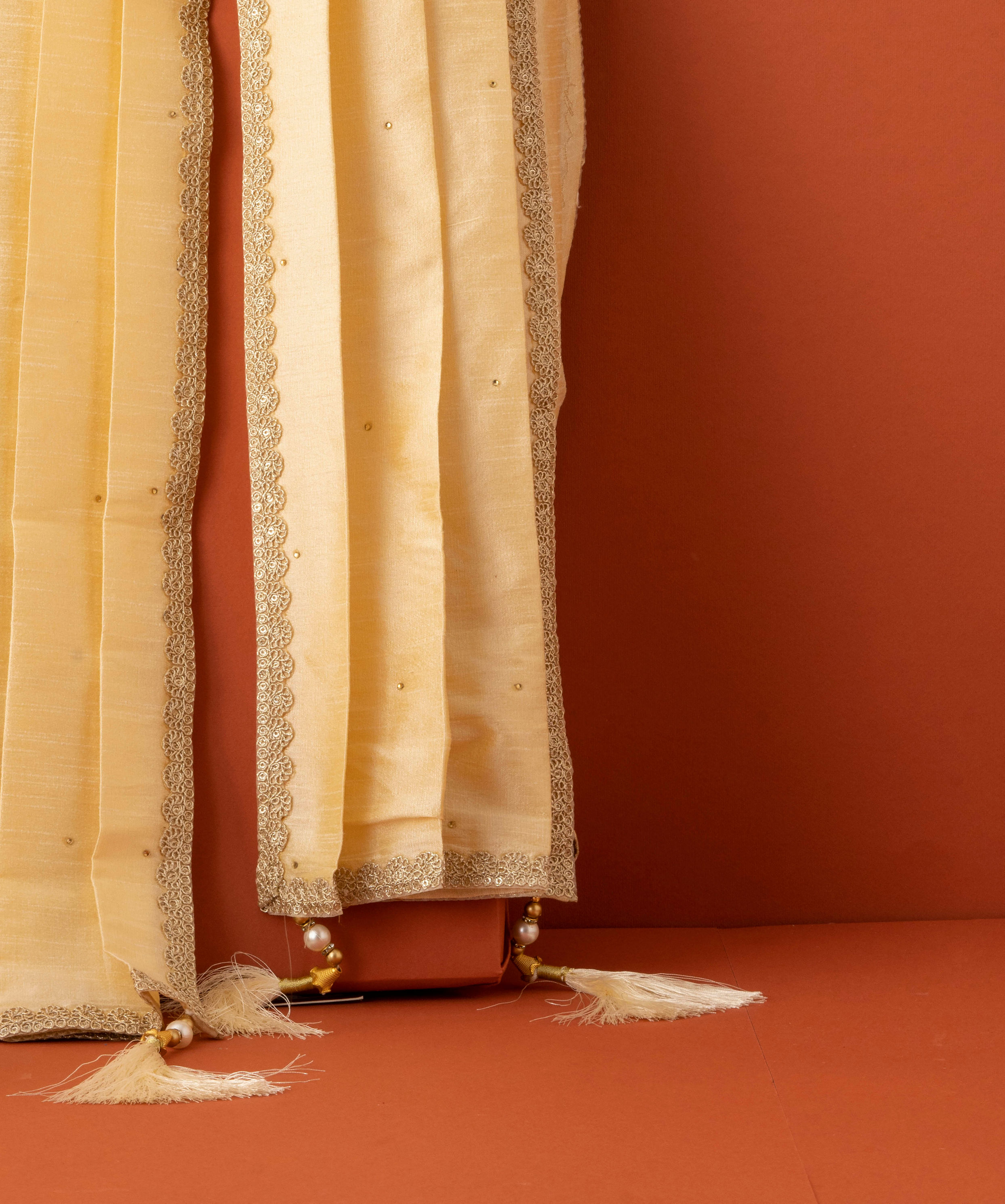 Manyavar Men Charming Beige Dupatta