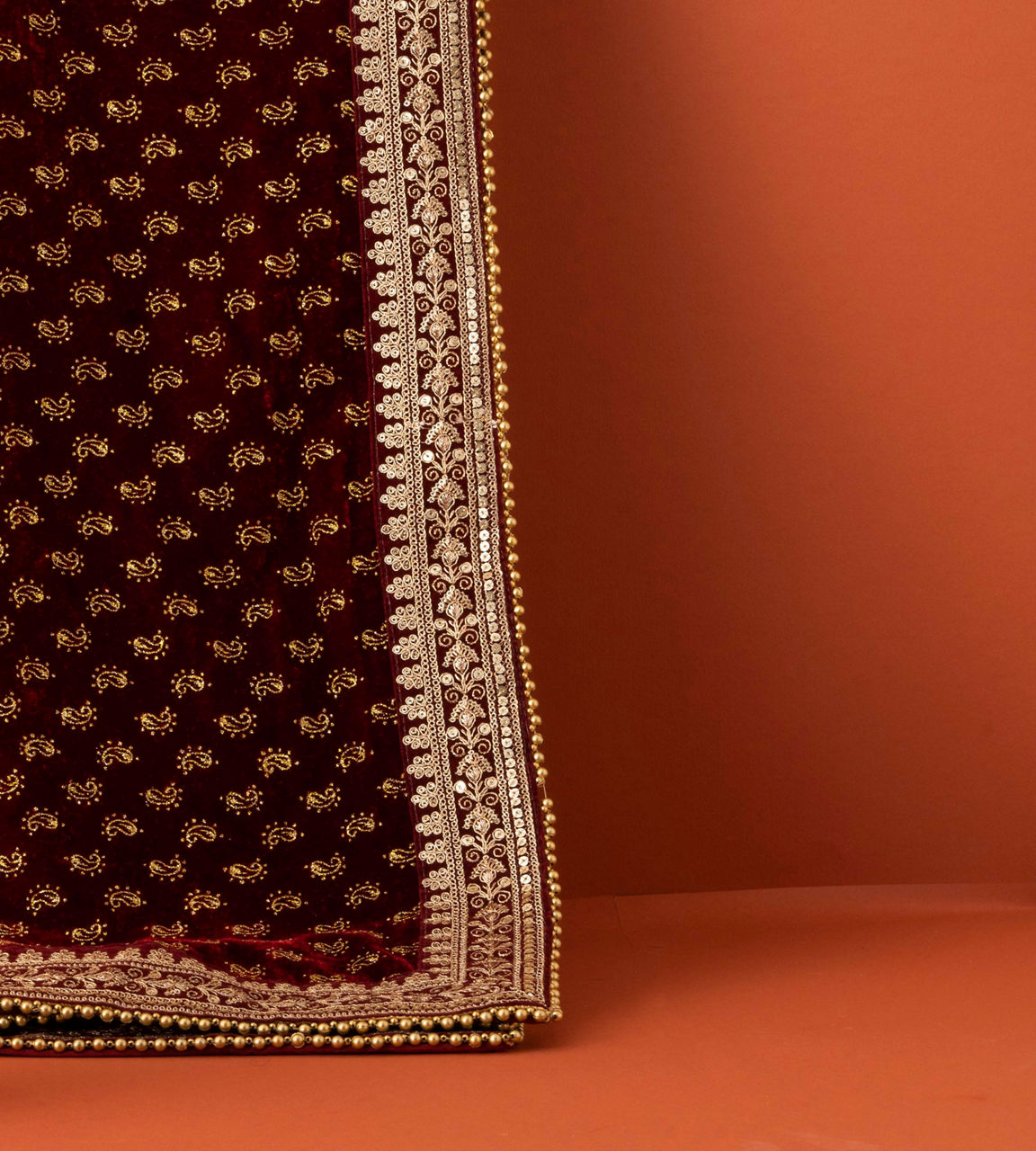 Manyavar Men Dark Maroon Paisley Motif Dupatta