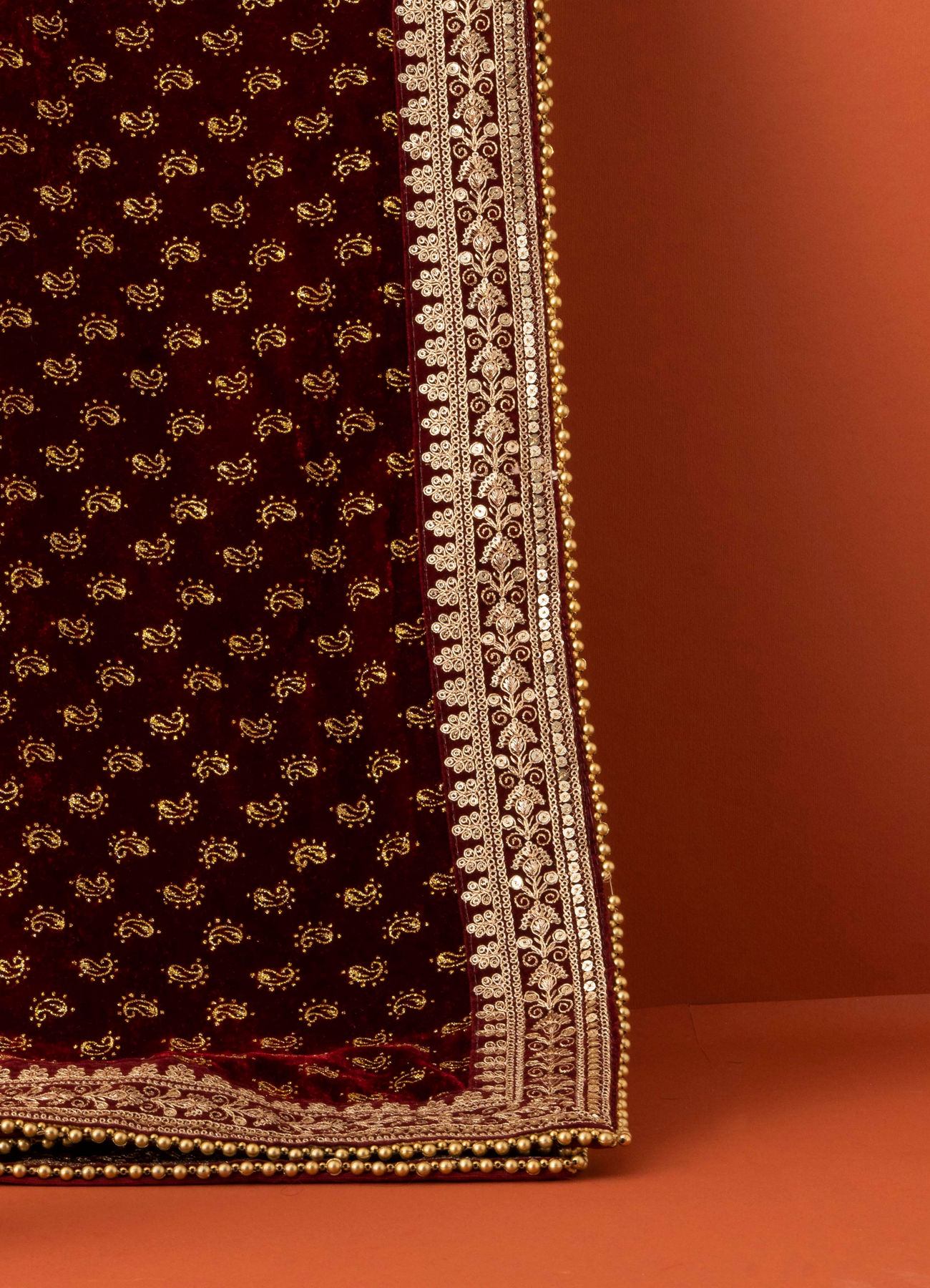 Manyavar Men Dark Maroon Paisley Motif Dupatta