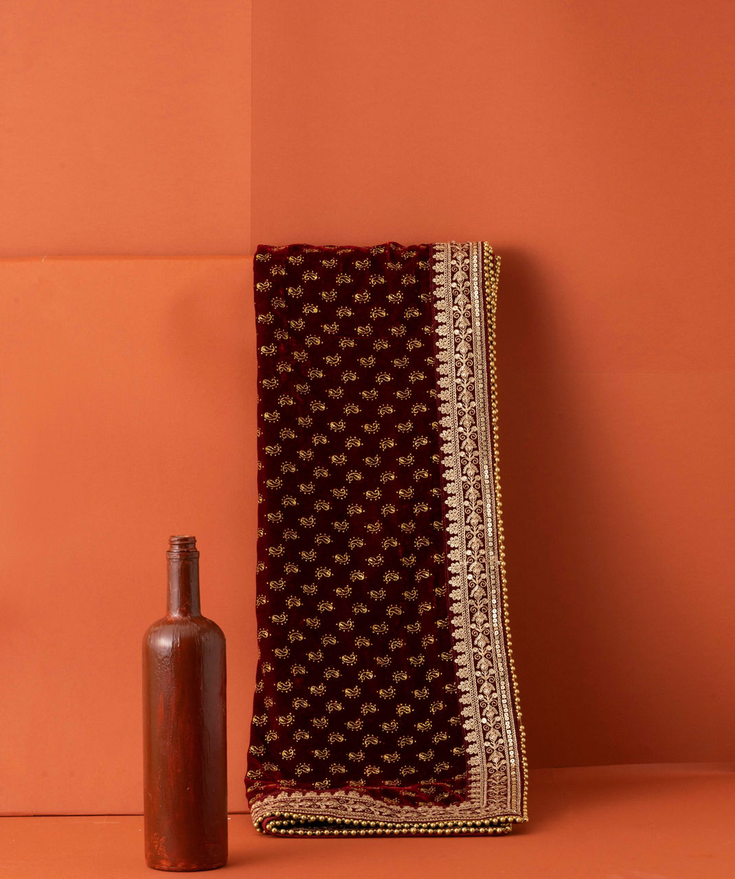 Manyavar Men Dark Maroon Paisley Motif Dupatta