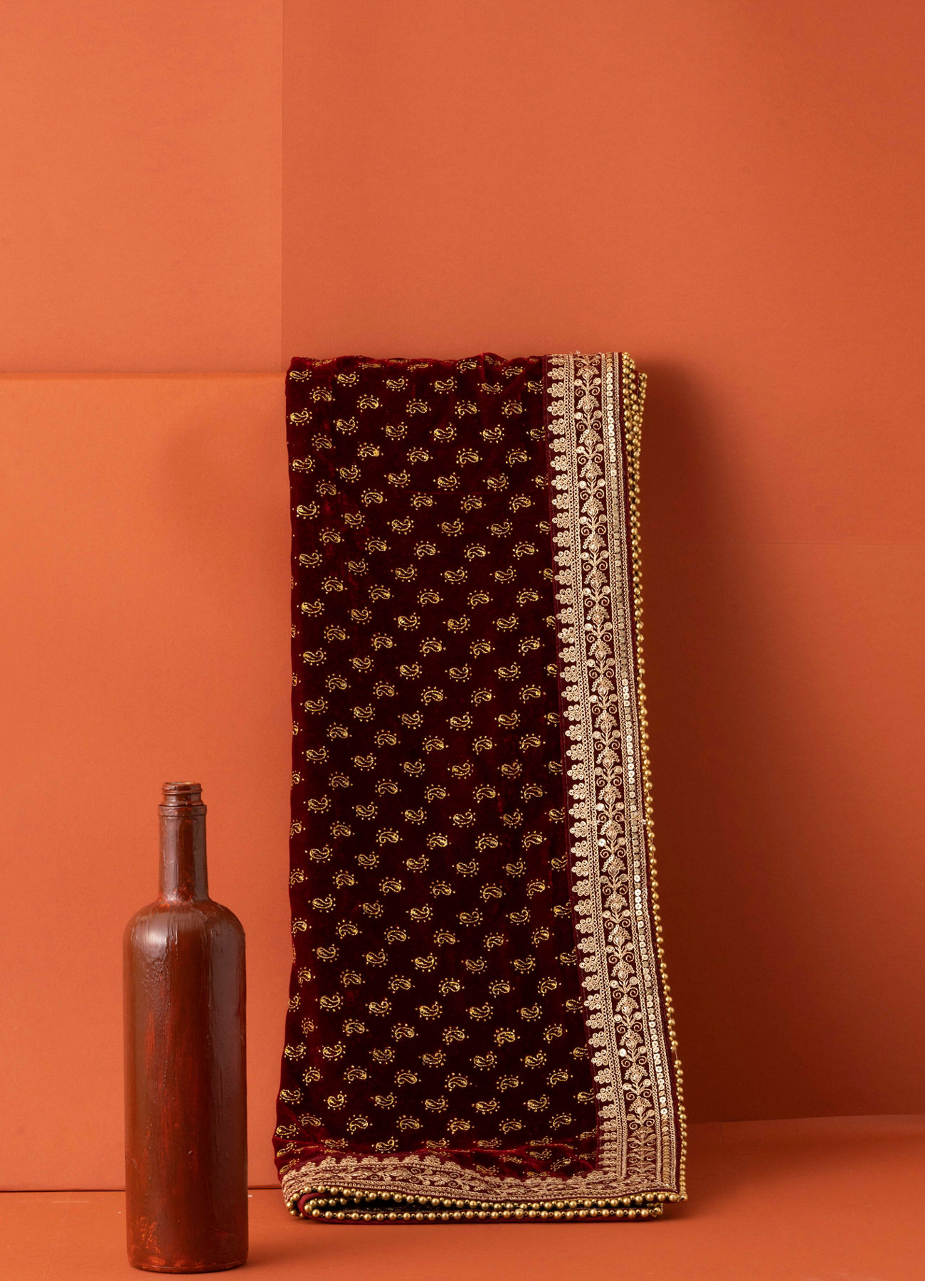 Manyavar Men Dark Maroon Paisley Motif Dupatta