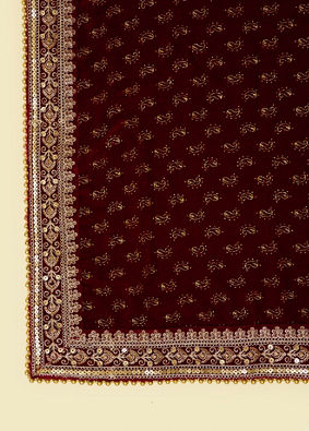 alt message - Manyavar Men Dark Maroon Paisley Motif Dupatta image number 1