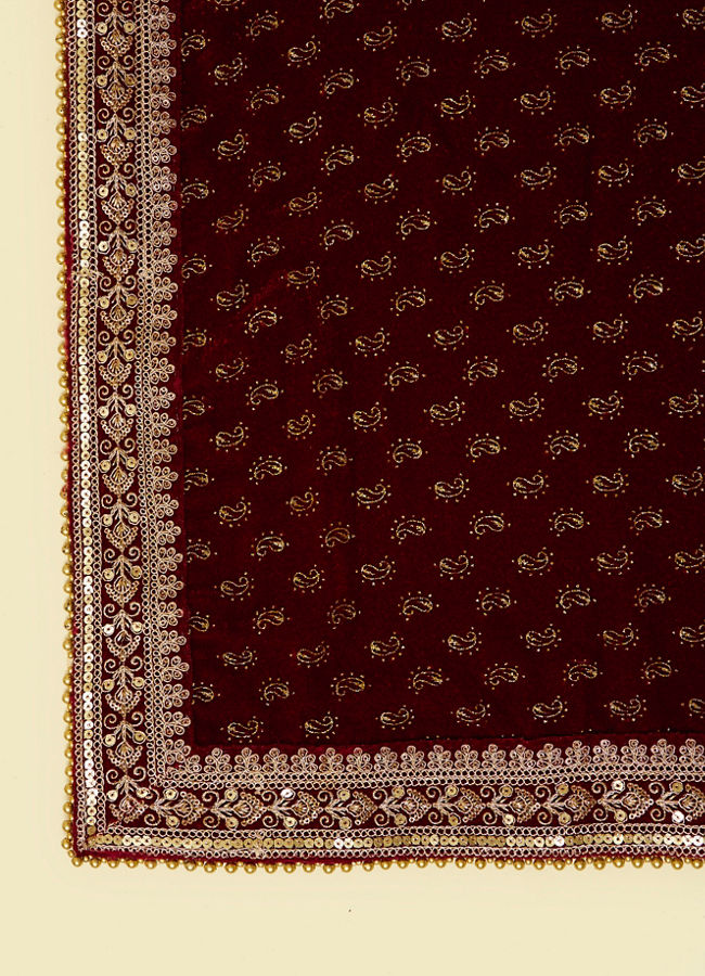 alt message - Manyavar Men Dark Maroon Paisley Motif Dupatta image number 1