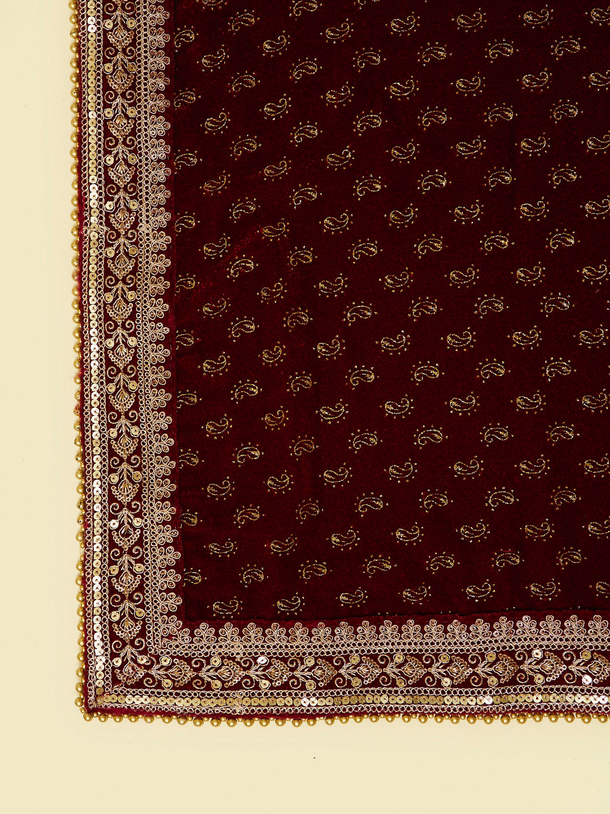 alt message - Manyavar Men Dark Maroon Paisley Motif Dupatta image number 1