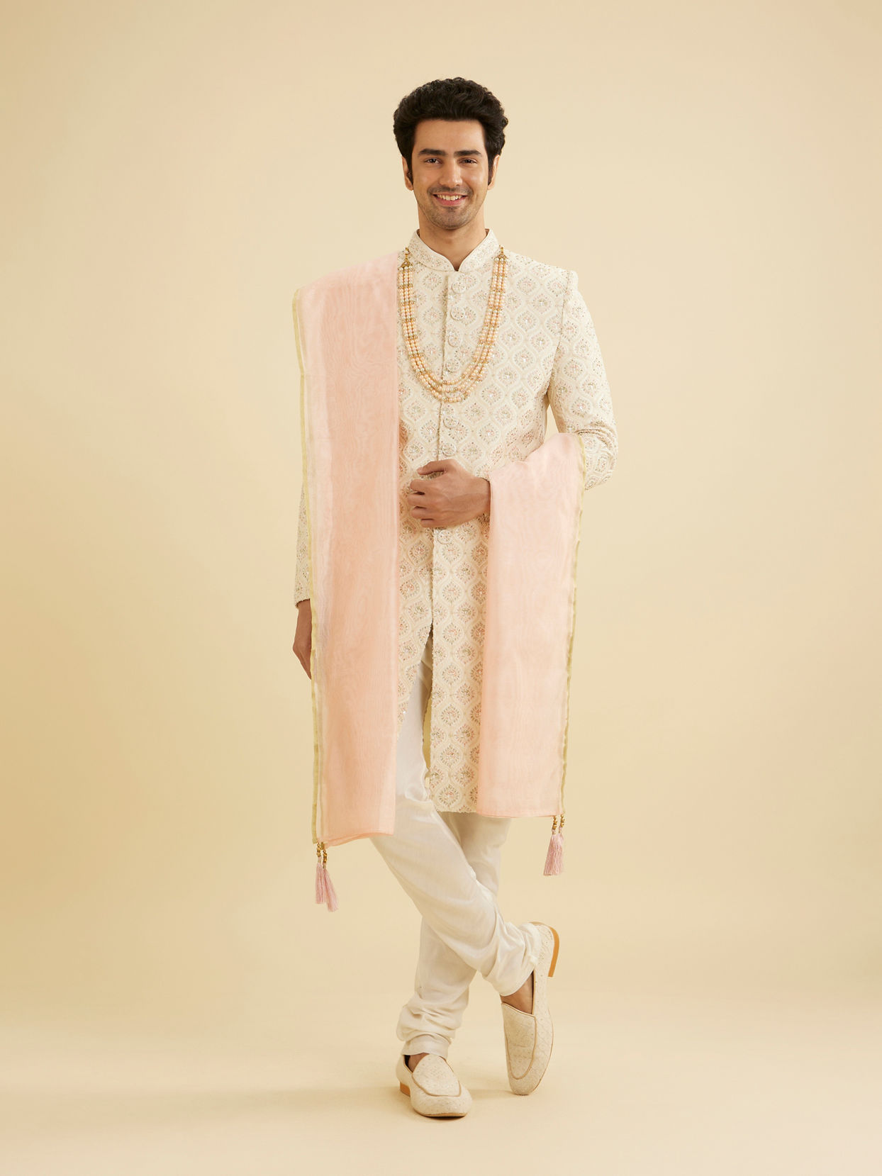 Manyavar Men Peach Chanderi Celebration Dupatta image number 2