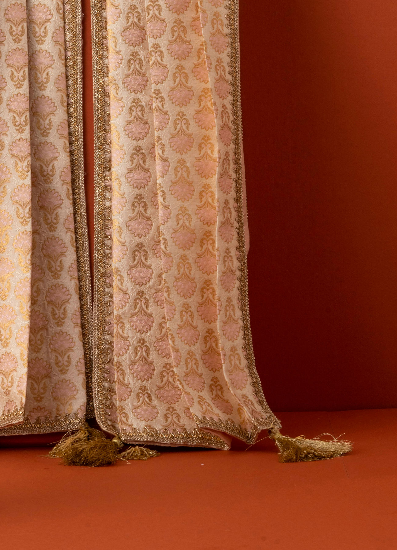 Manyavar Men Elegant Pink Brocade Dupatta