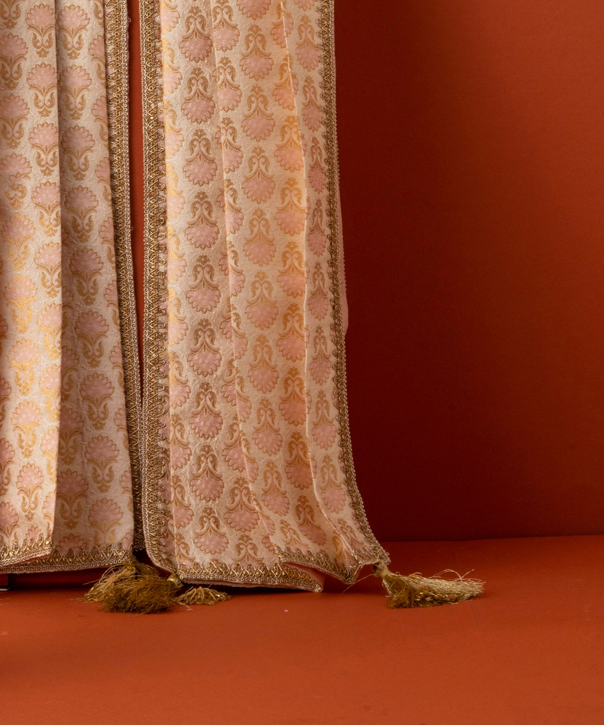 Manyavar Men Elegant Pink Brocade Dupatta