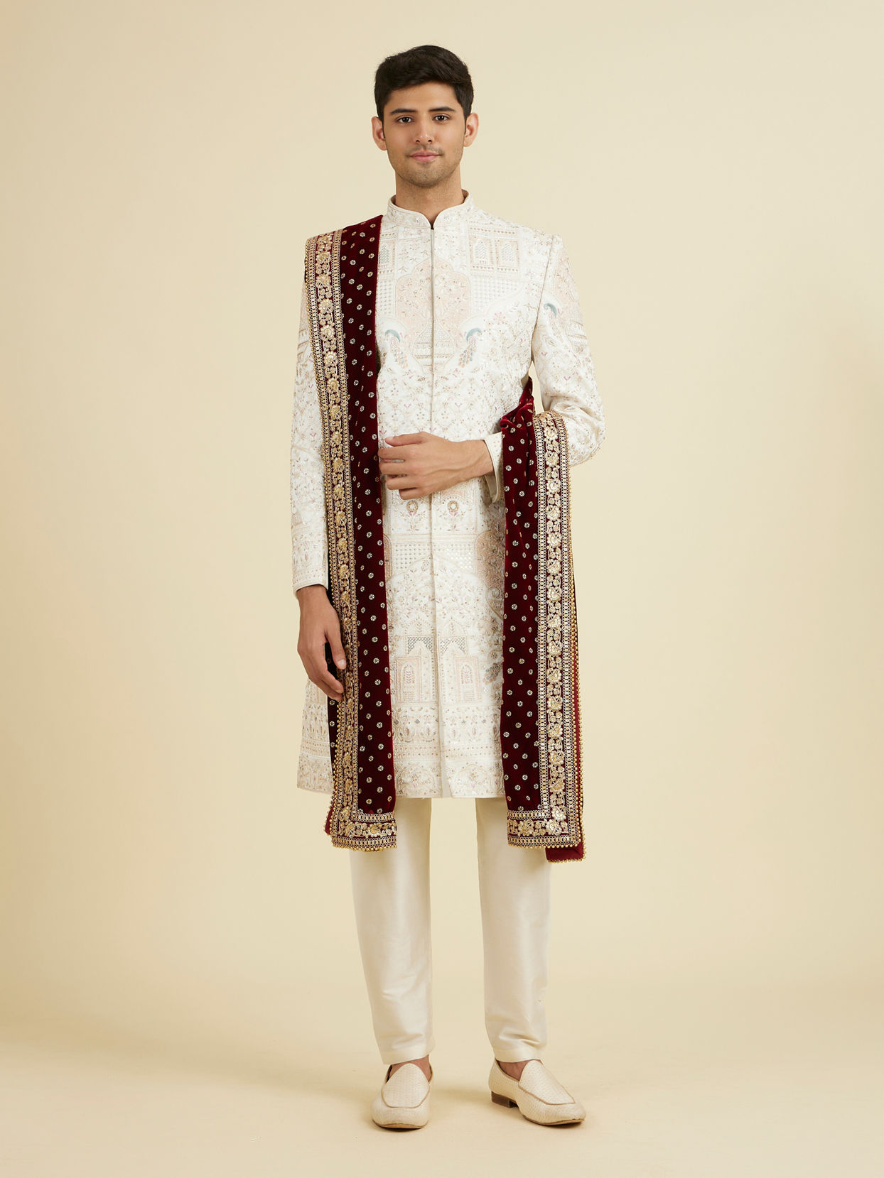 Manyavar Men Maroon Velvet Grandeur Dupatta