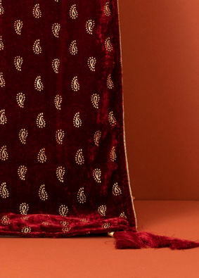 Manyavar Men Maroon Velvet Festive Dupatta