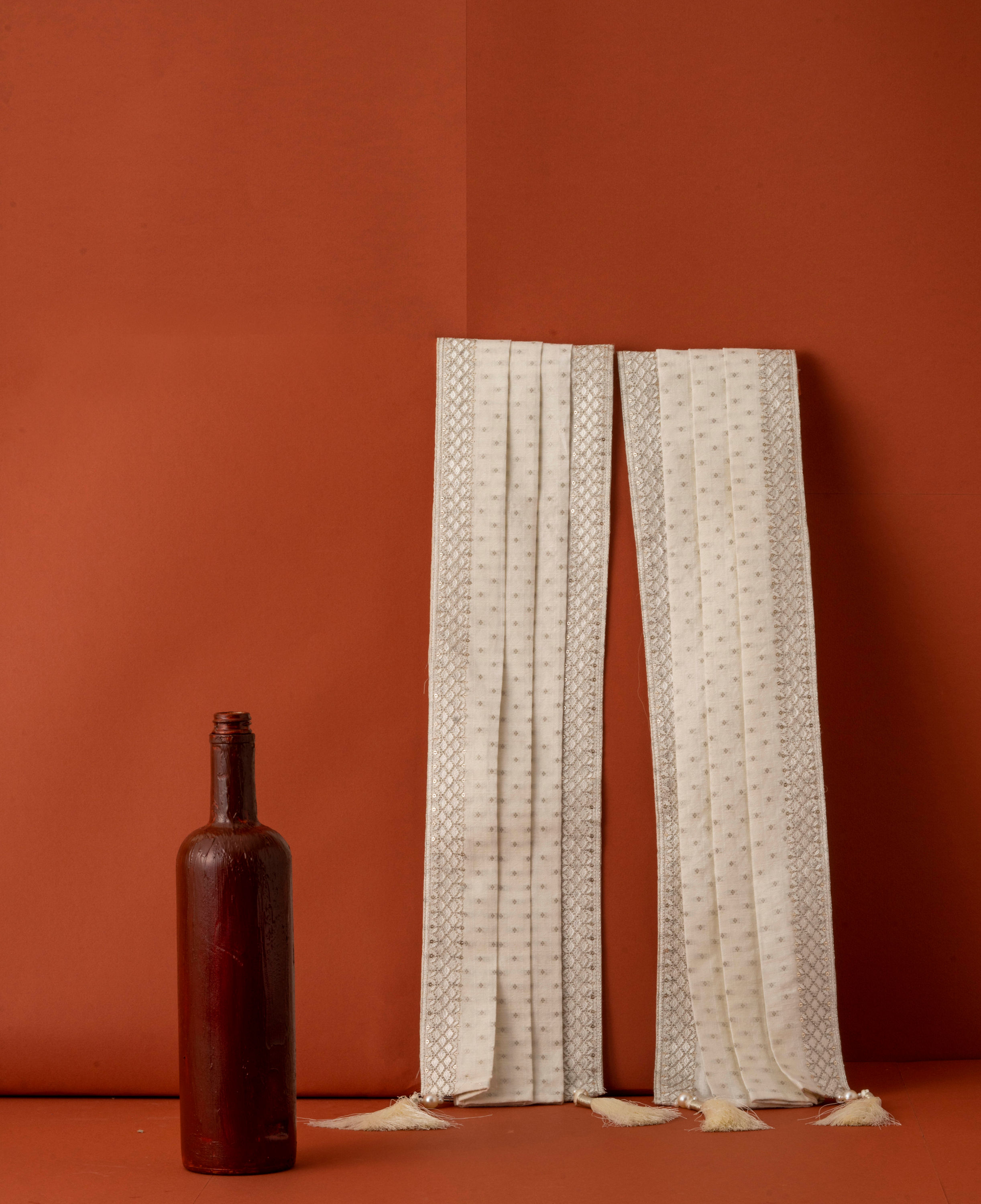 Manyavar Men Cream Cotton Woven Dupatta