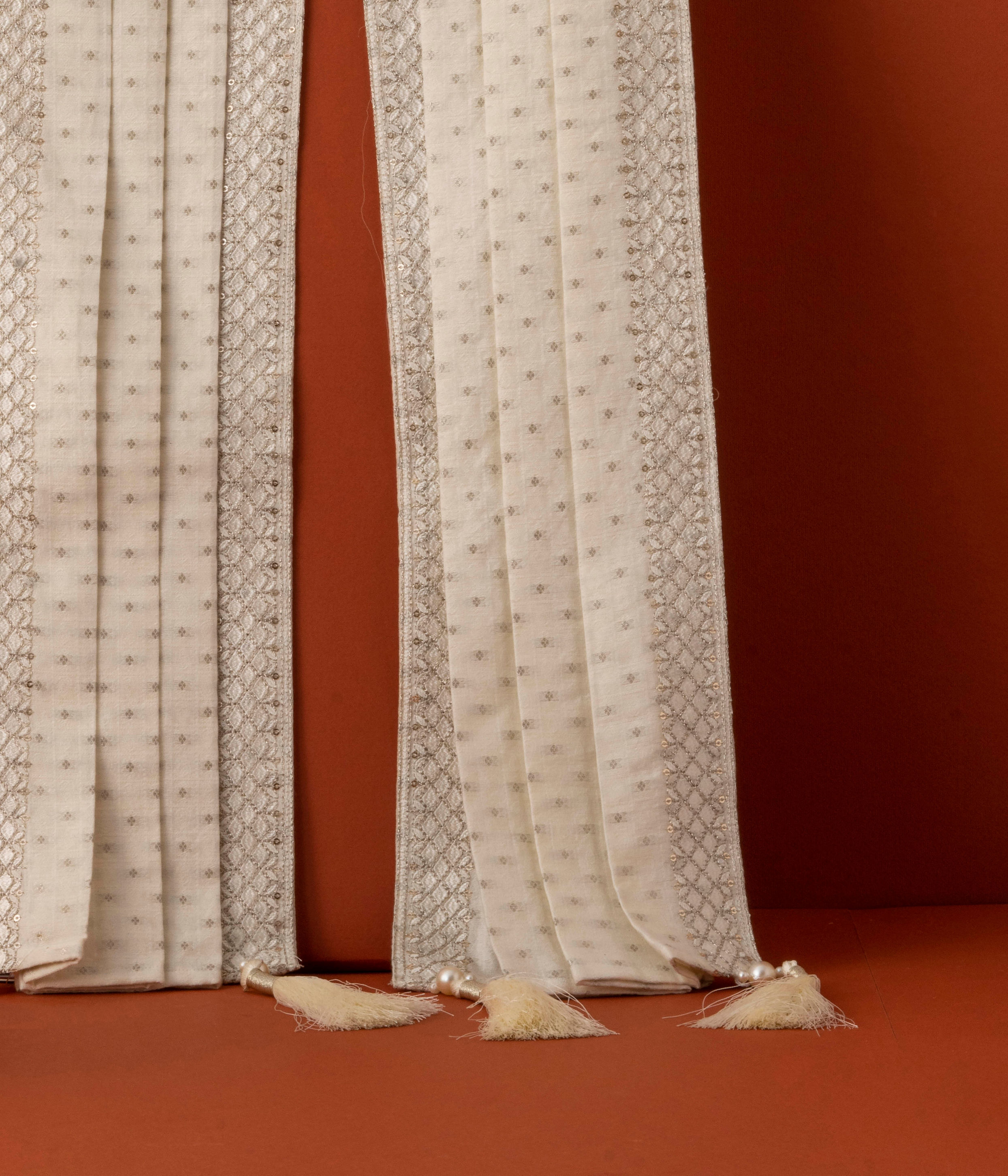 Manyavar Men Cream Cotton Woven Dupatta