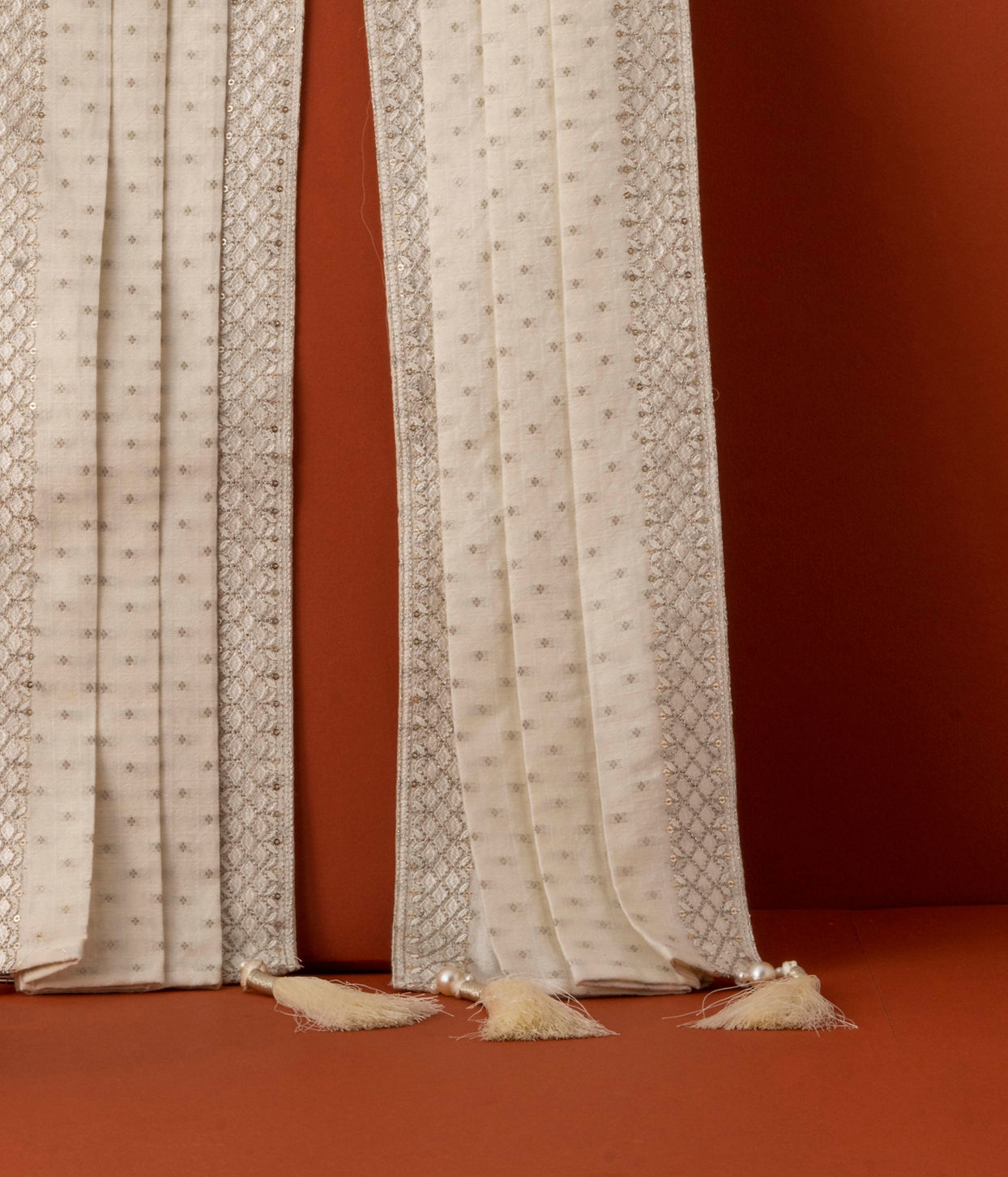 Manyavar Men Cream Cotton Woven Dupatta