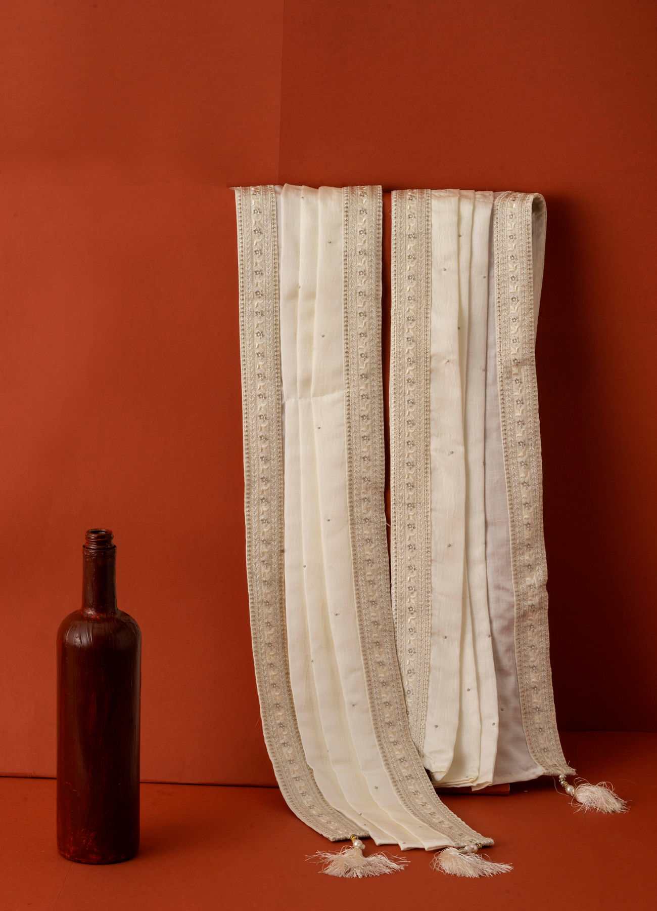 Manyavar Men Elegant Cream Dupatta